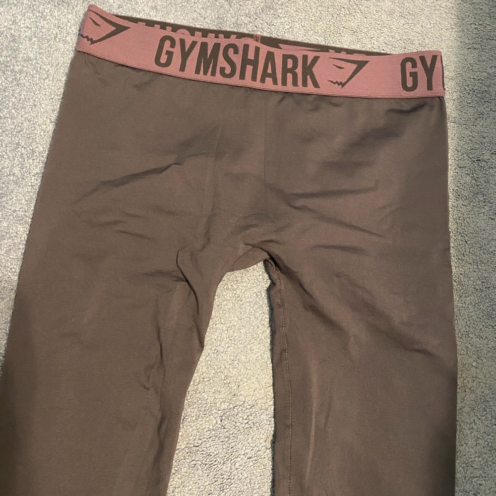 GYMSHARK SIZE MEDIUM LEGGINGS